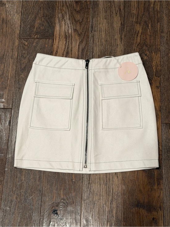 Wild Honey Dresses & Skirts - Wild Honey Ivory Front-Zip Utility Mini Skirt